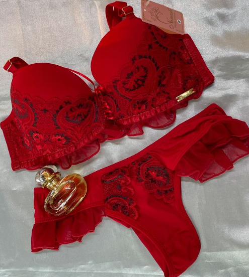 foto de CONJUNTO DE LINGERIE VERMELHA