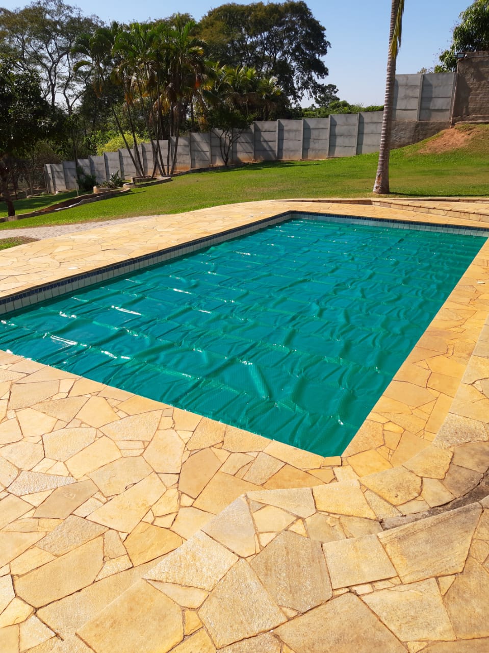 foto de CAPA DE PROTEÇÃO PARA PISCINA