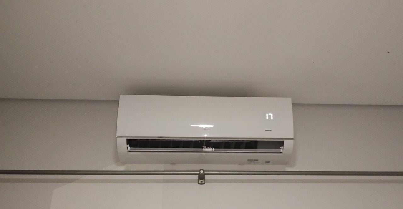 foto de INSTALAÇÃO AR 12000 INVERTER